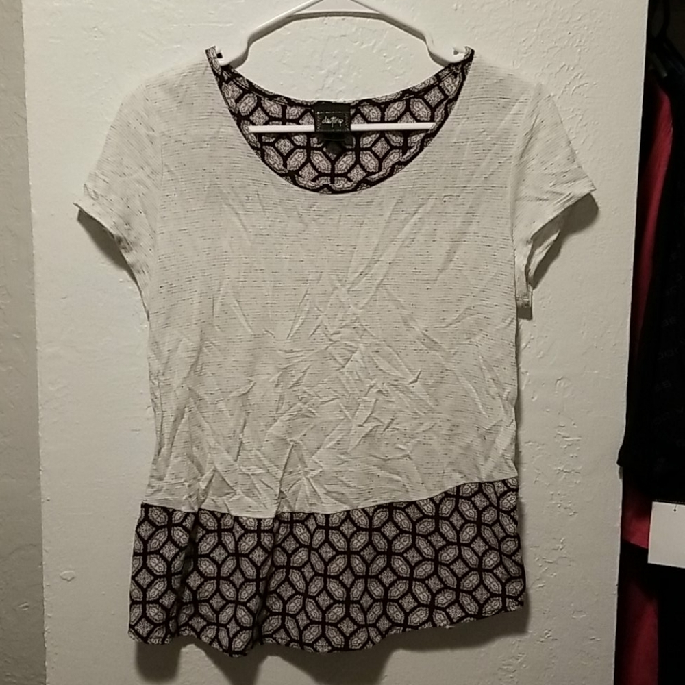 Daytrip White Multi-Color T-Shirt Lace Back Sz L